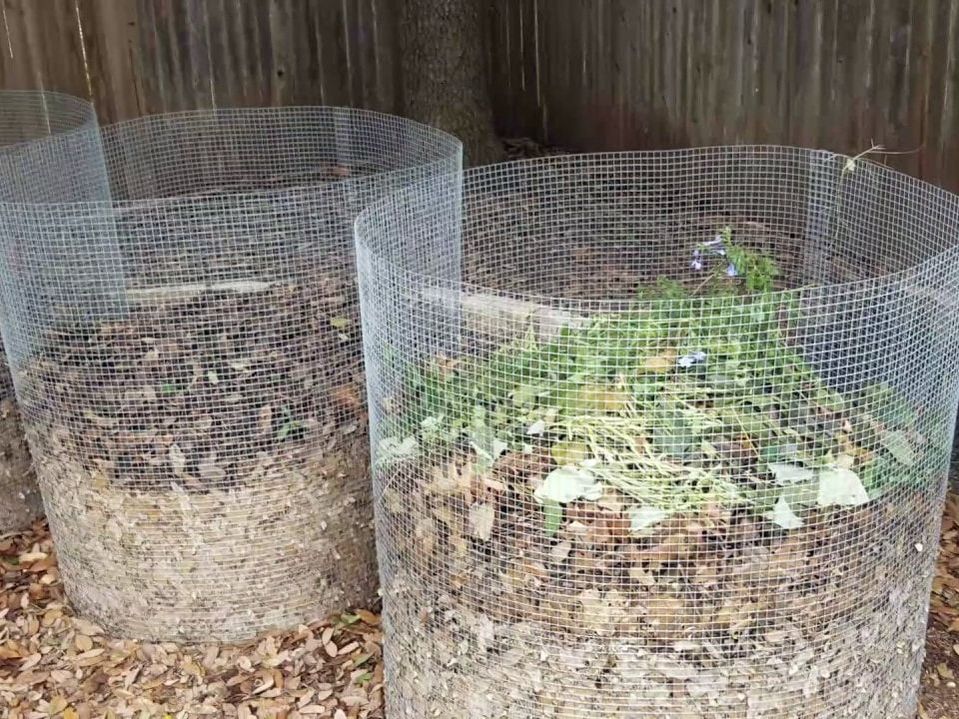 simple wire mesh compost
